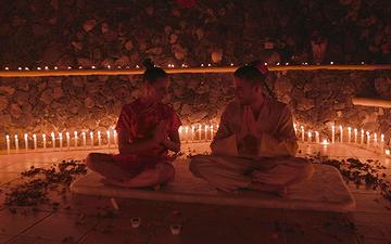 Herunterladen Mia melone lernt über tantrischen sex, indem sie einen guru-sexualpädagogen fickt!