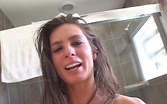 Kijk nu - The shower is the perfect place to film whores