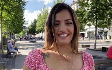 Télécharger Penelope cross ne jouit que lors de rapports sexuels à double pénétration !