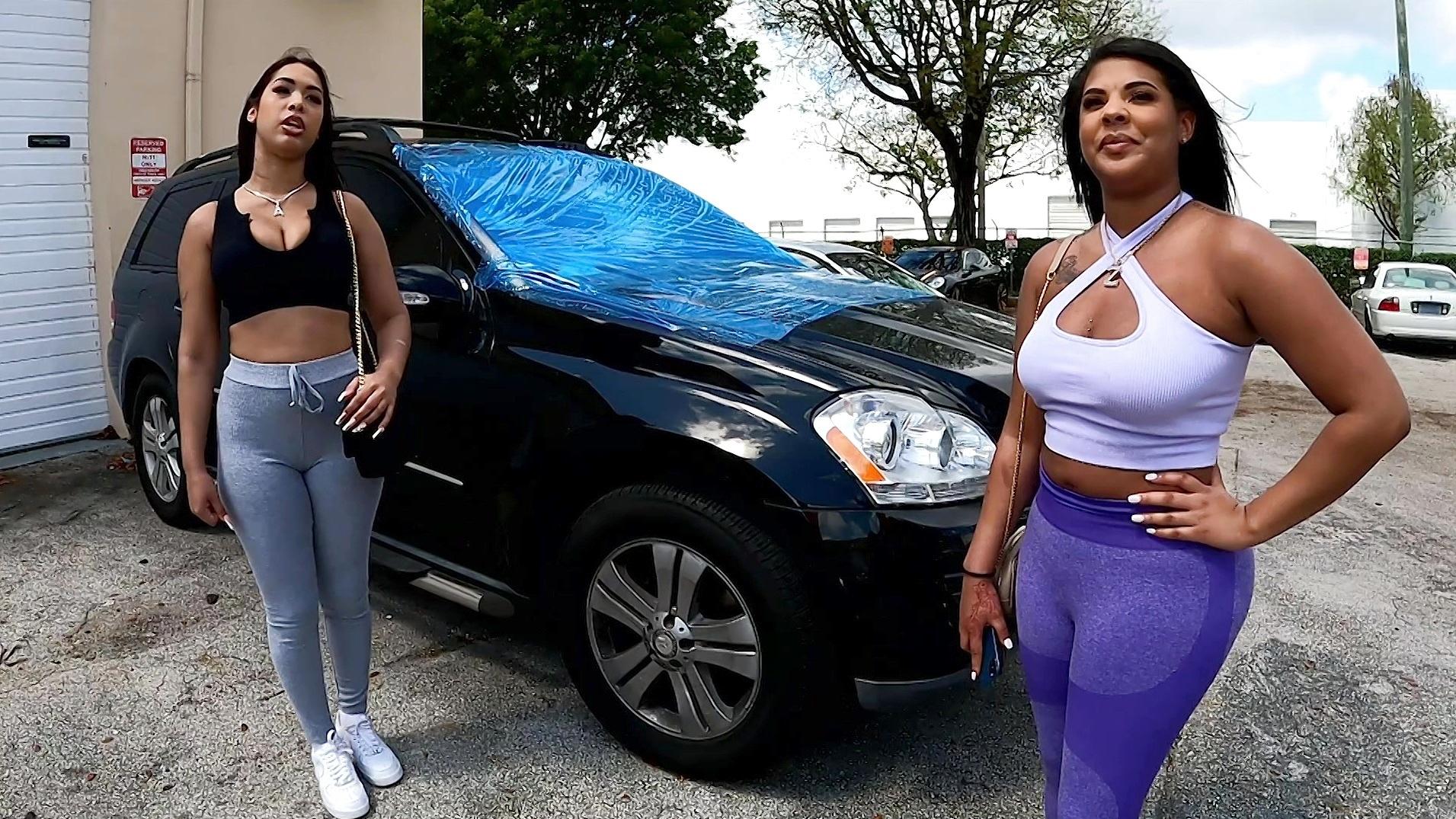 Zoey Reyes, Ariel Pure Magic se relaient sur une bite pour faire réparer leur voiture bang