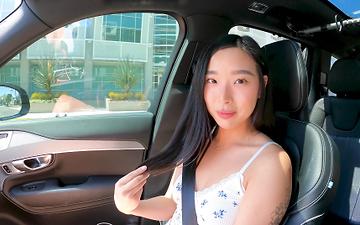 Downloaden Asian elle lee shows pussy in public and craves more cock in hotel room