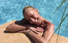 Dans les coulisses de la fête au bord de la piscine avec Jordanne Kali et Yelena Vera - movie 4 - 5