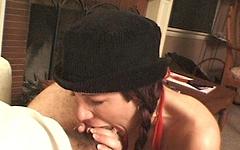 Coral wears her black hat while giving oral sex until the guy shoots cum - movie 5 - 6
