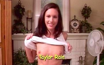 Herunterladen Taylor rain loves cum to the face