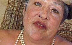 Jetzt beobachten - This mature whore is desperate