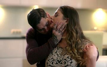 Scaricamento Cathy heaven viene cremata dal suo amante tatuato