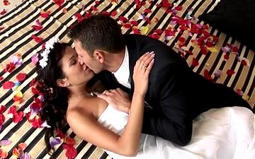 Descargar Virginee te invita al interior de su dormitorio el día de su boda