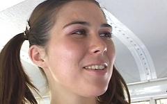 Kijk nu - Ashley blue takes it in the ass on a bus