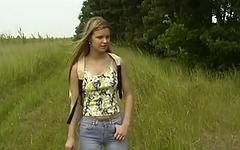 Capture d'écran de la vidéo pornographique Summer vacation - scene 1