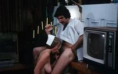 Screenshot van de pornovideo Deep throat - scene 5 met Linda Lovelace, Harry Reems