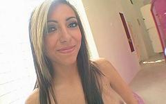 Kijk nu - Sexy porn sluts and studs get frisky behind the scenes on a porn shoot