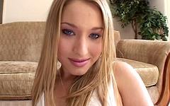 Guarda ora - Kayla marie is just another worthless piece of meat that gags