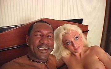 Télécharger An interracial fuck and facial cumshot is what diamond craves and receives