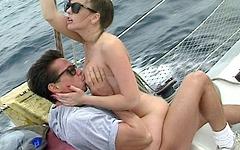 Krista fait l'amour sur un bateau et reçoit de l'éjaculation sur ses seins - movie 1 - 5