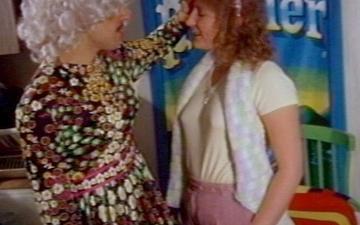 Herunterladen Fetish wig play leads to a hairy creampie during this avant garde sex scene