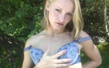 Descargar Jasmine lynn is double penetrated by her boyfriends fingers then has anal