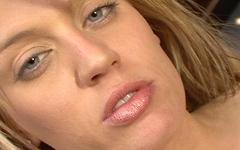 Holly Wellin loves the lipstick junlge - movie 2 - 7