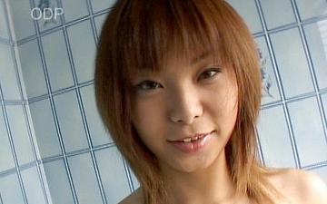 Télécharger Japanese cutie with hairy snatch and nice tits solos in the shower