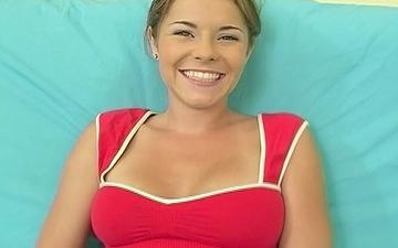 Herunterladen Amanda blue is a ratchet blowjob whore