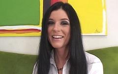 India Summer is a MILf with nice boobs join background